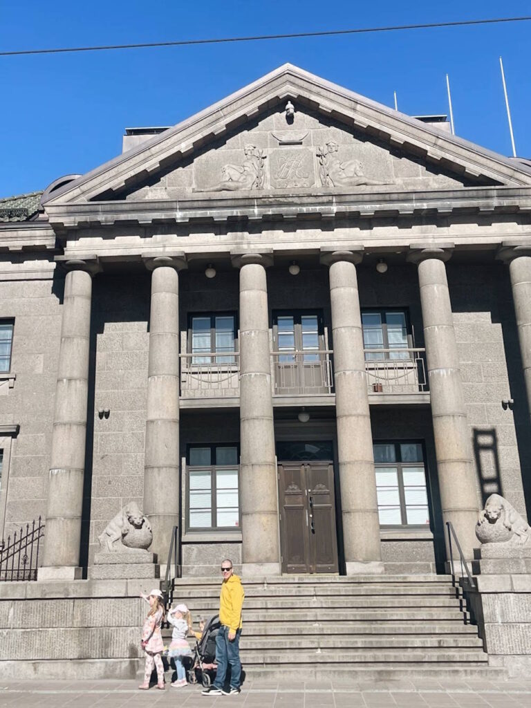 Tampereen keskustassa lasten kanssa urbaania tutkimusmatkailua