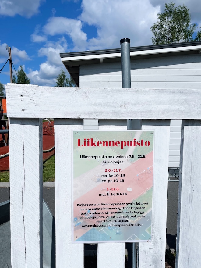 pyhäntä pysähdys- ja latauspaikka