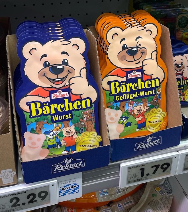 Lasten leikkeleitä Saksassa ruokakaupassa.